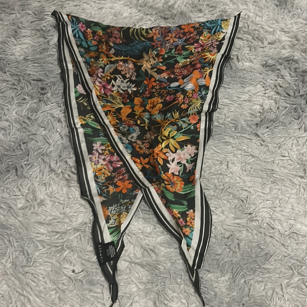 Vismaya Floral 100% Silk Scarf